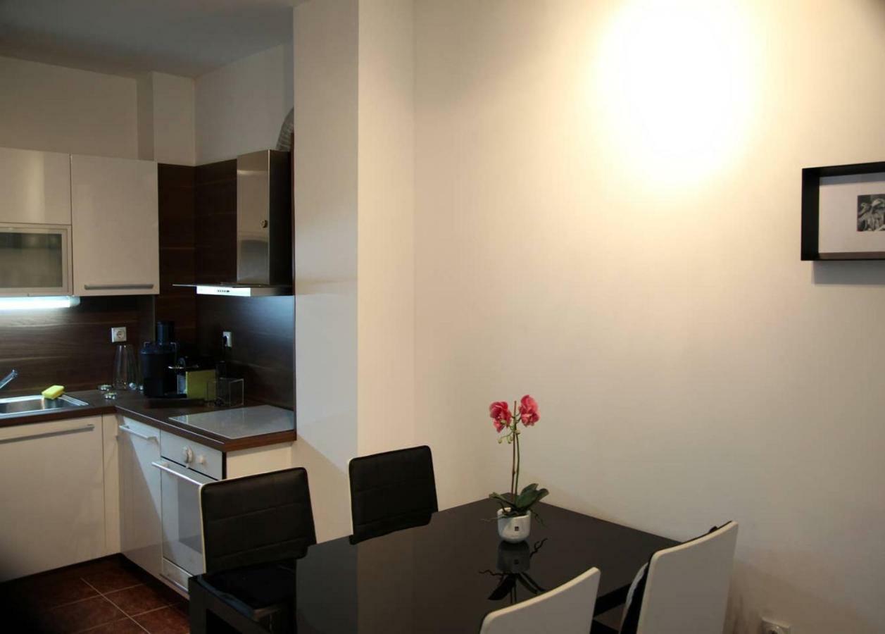65 Square Meters Designer Apartment In Heart Of City - River View ! Park For Free Ni Exterior foto