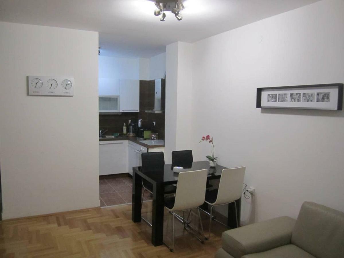 65 Square Meters Designer Apartment In Heart Of City - River View ! Park For Free Ni Exterior foto