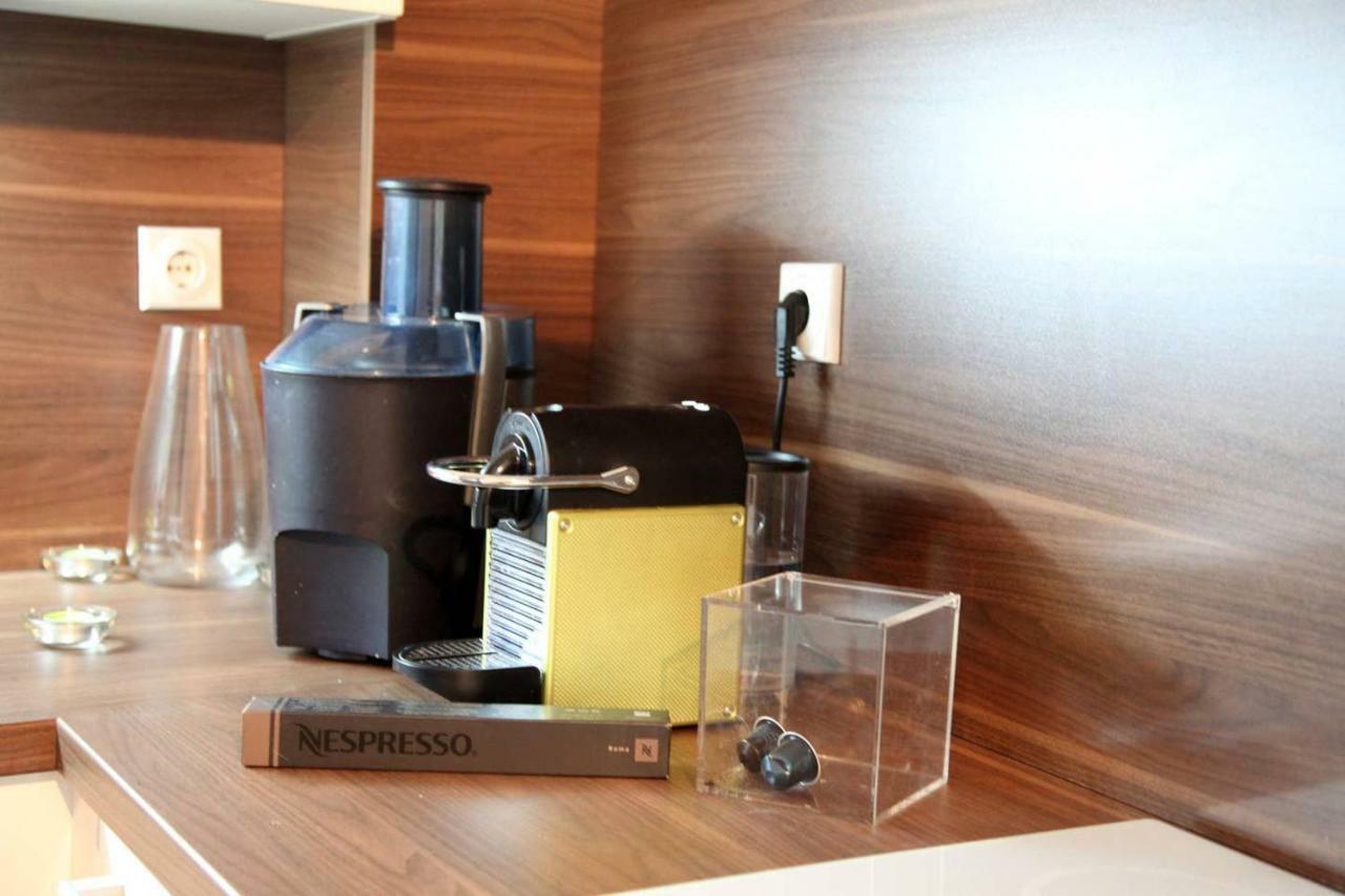 65 Square Meters Designer Apartment In Heart Of City - River View ! Park For Free Ni Exterior foto